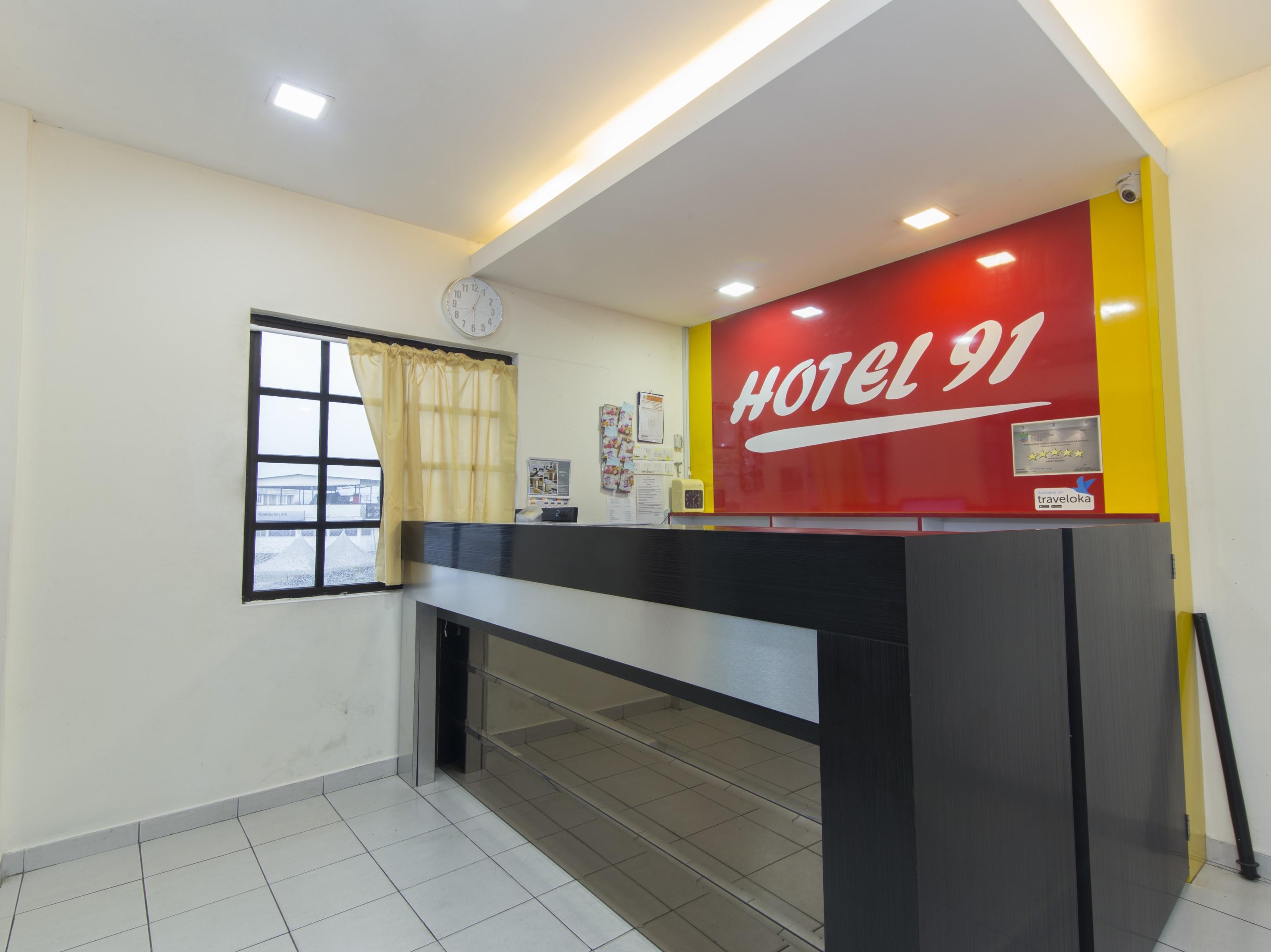Oyo 91130 Hotel 91 Bukit Mewah Каджанг Екстер'єр фото